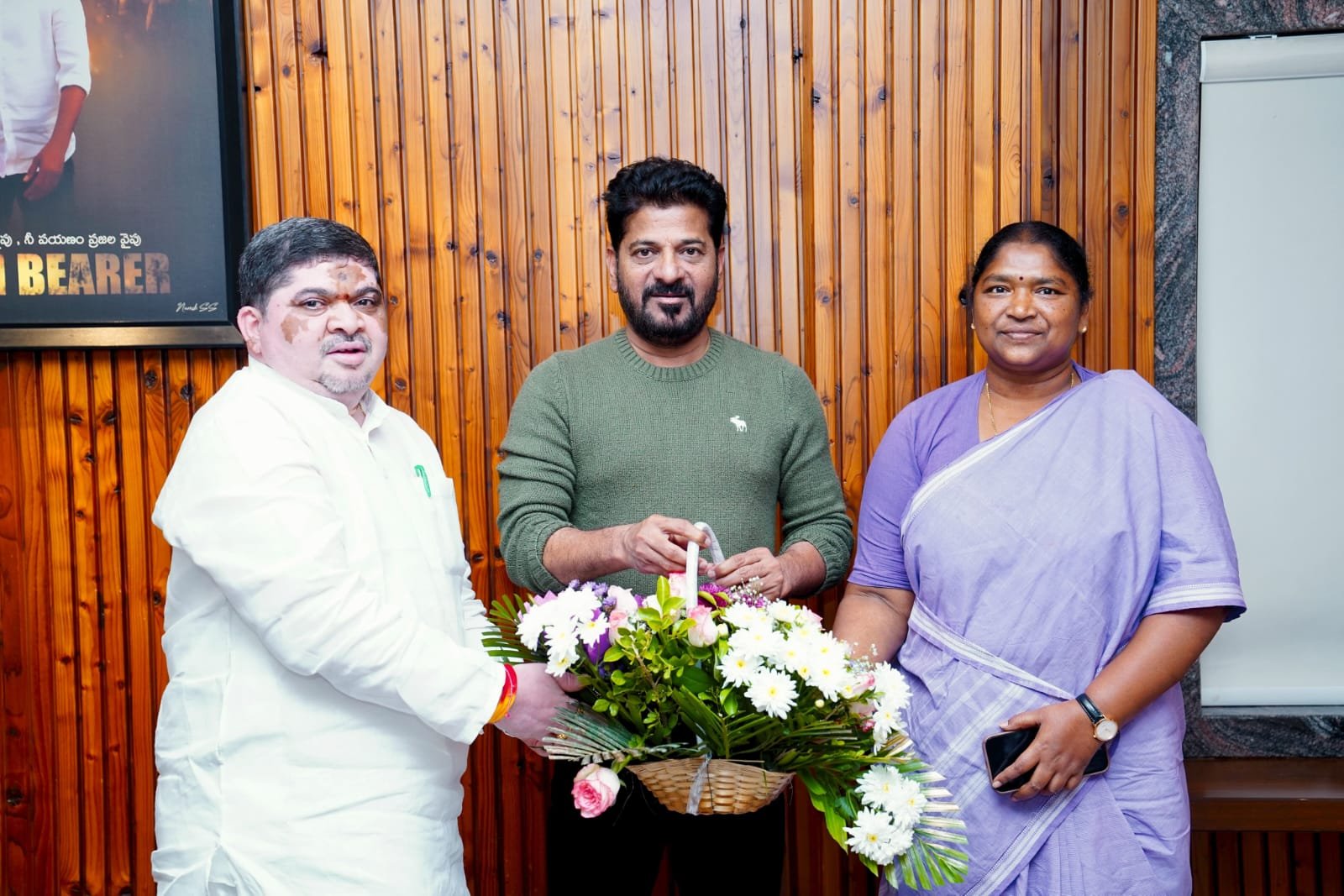 మిడ్జిల్ టూ సీఎం.. రేవంత్‌ రెడ్డి ప్రజాప్రస్థానానికి 20 ఏళ్లు ​ముఖ్యమంత్రికి డిప్యూటీ సీఎం, మంత్రుల ఘన సత్కారం - Additional Image