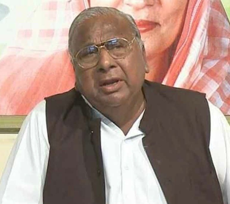 జయశంకర్‌ను కేసీఆర్ అవమానించారు: వీహెచ్ సంచలన ఆరోపణ