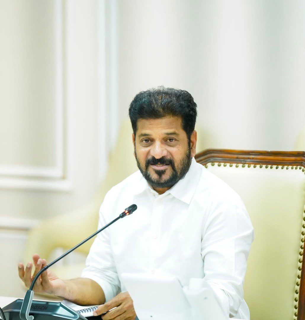 కొండా సురేఖ షోకాజ్‌ నోటీసుపై రేవంత్‌రెడ్డి స్పందన