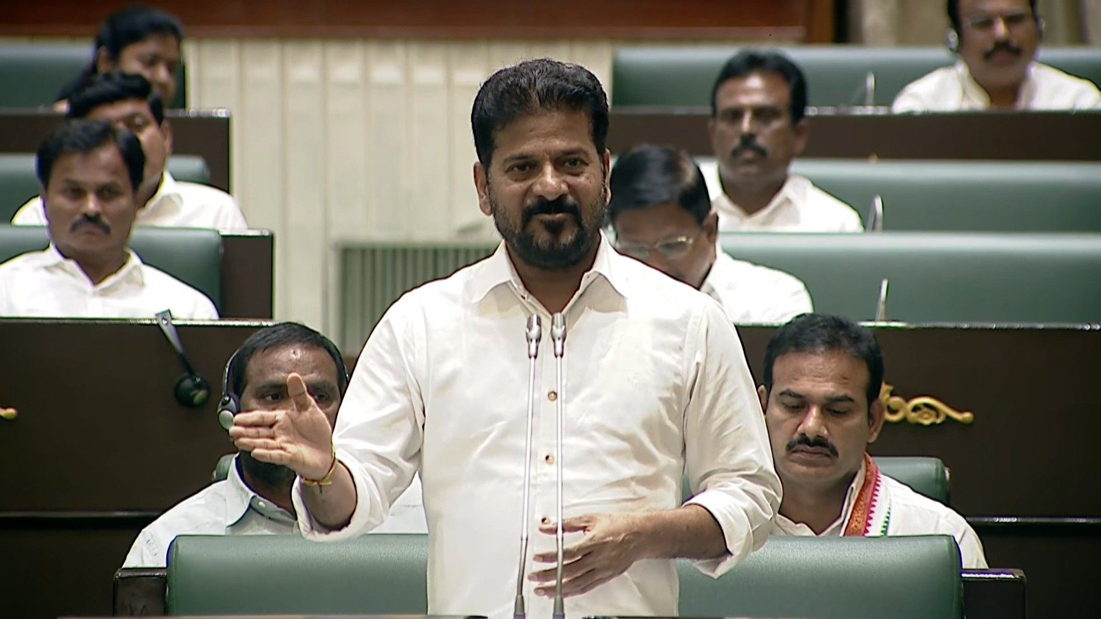 స్పీకర్‌ను అవమానించిన వారిని వదలం!